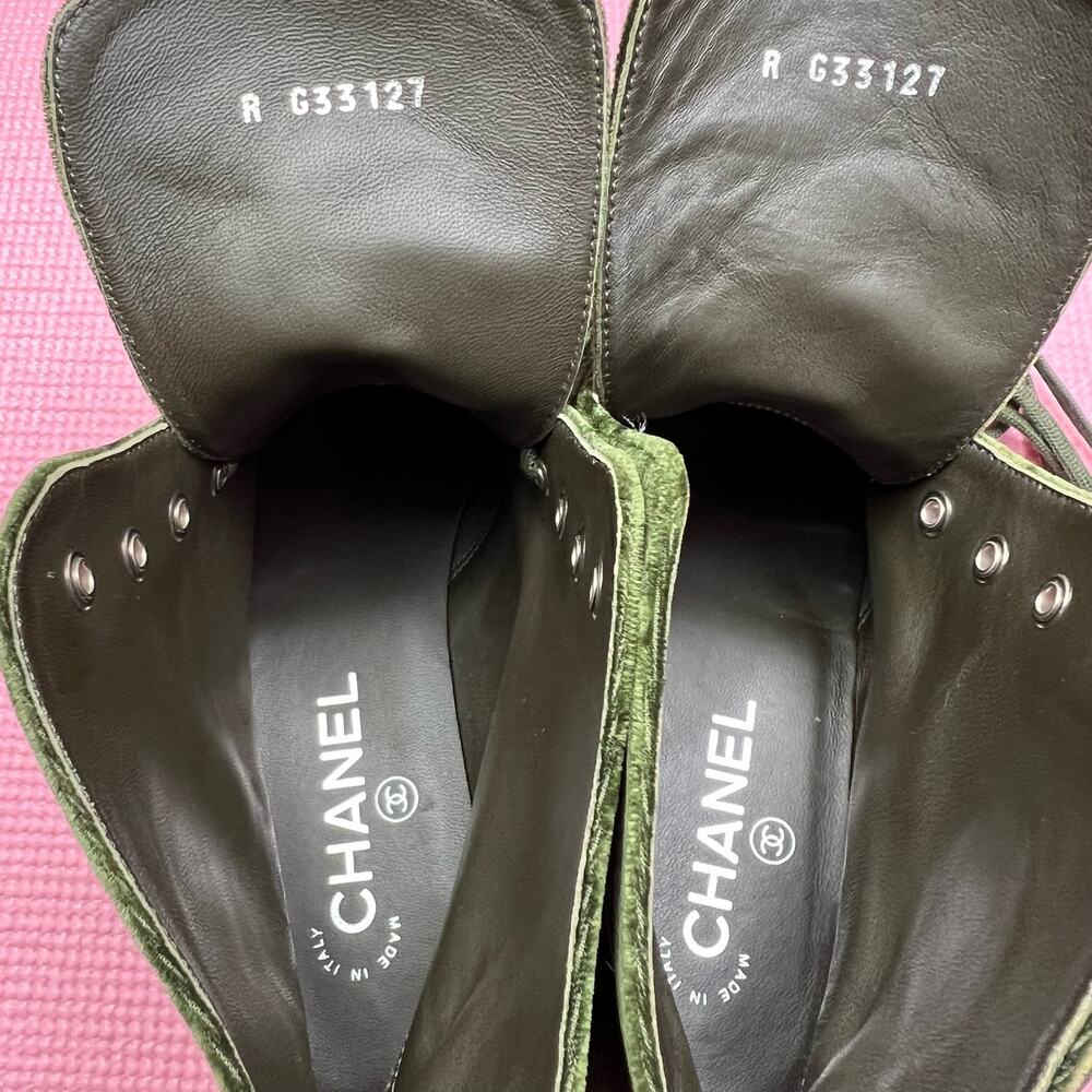CHANEL Interlocking CC Logo Velvet Lace-Up Boots EU 38 US 8 Green Ankle Booties - Picture 15 of 16